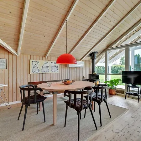Gitte Holiday home *